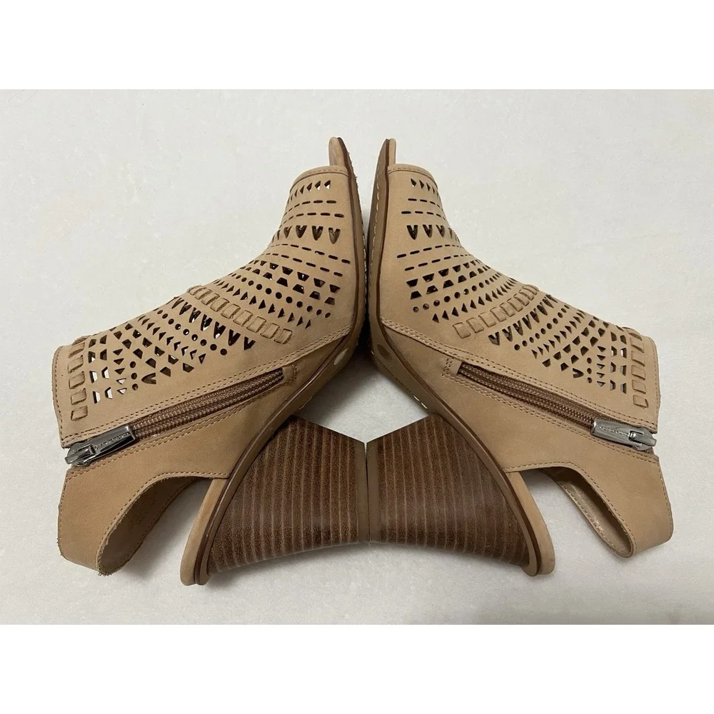 Vince Camuto Perforated Suede Tan Sandals Open Toe Boho Western Zip Booties 7.5‎